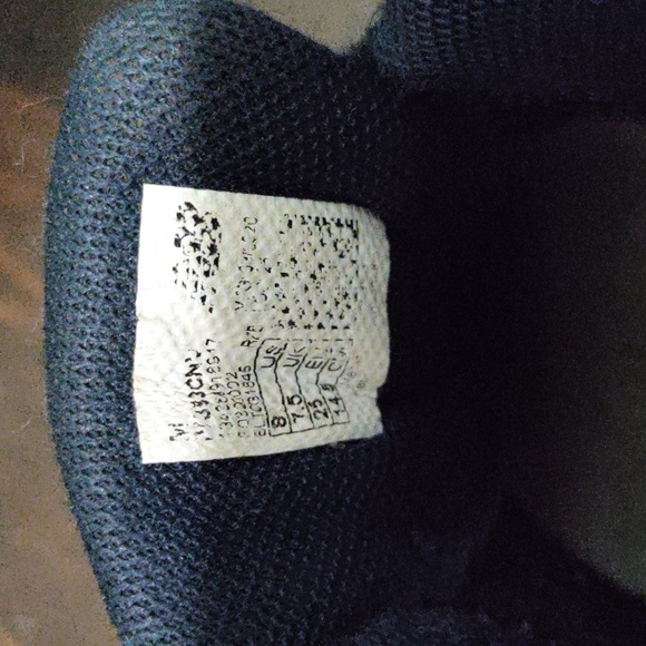 Toddler New Balance size 8 and size 9 available - Picture 4 of 5